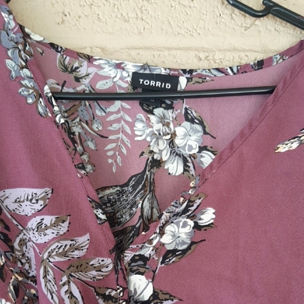 Torrid Blouse size 0 - Picture 4 of 10